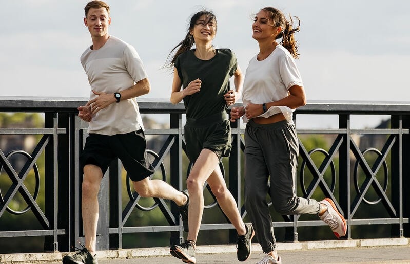 hắt xì 1 cái theo giờ ở nữ